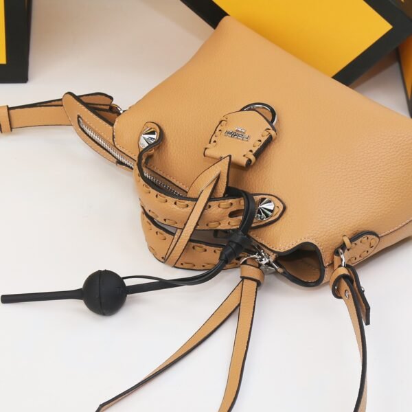 By The Way Selleria Mini