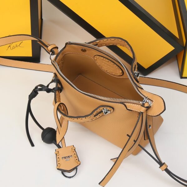 By The Way Selleria Mini