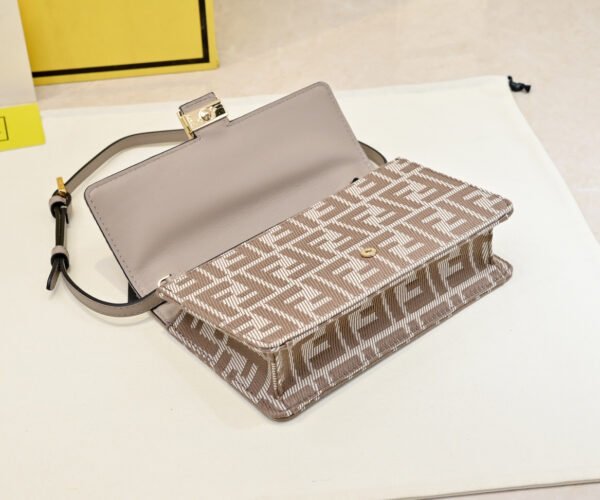 Wallet On Chain Baguette