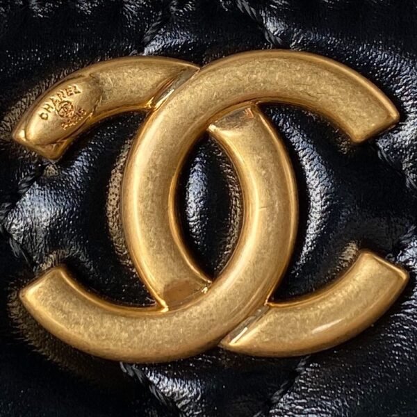 AP2292 (1) Chanel small vanity with chain New double gold ball small box