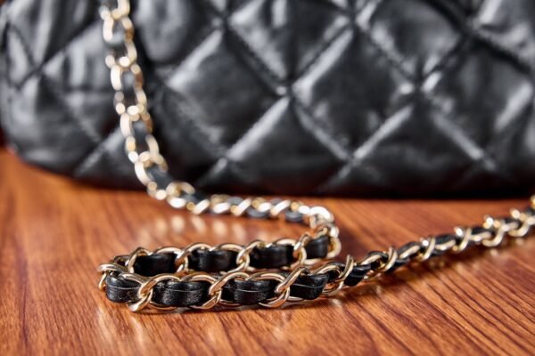 CHANEL Matelasse chain shoulder bag