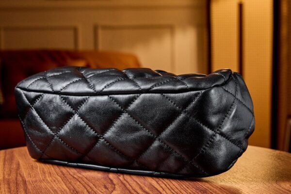 CHANEL Matelasse chain shoulder bag