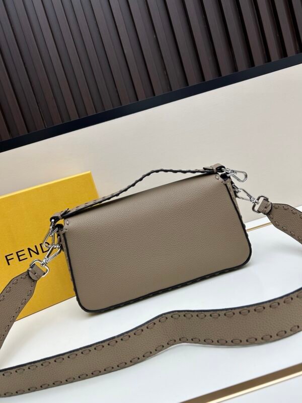 Baguette Cuoio Romano grey (3) Baguette Cuoio Romano