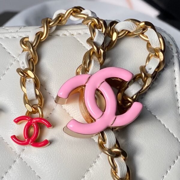 CHANEL 24A Enamel Buckle Lipstick Bag (Two Colors)