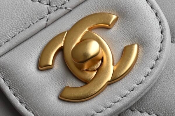 CHANEL AS5356 (8) CHANEL flap bag with top handle Lambskin White