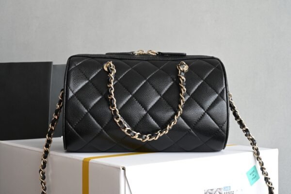 Chanel AP4474 (5) CHANEL Classic chain bag Shiny grained calfskin and gold-tone metal Bowling Bag Black