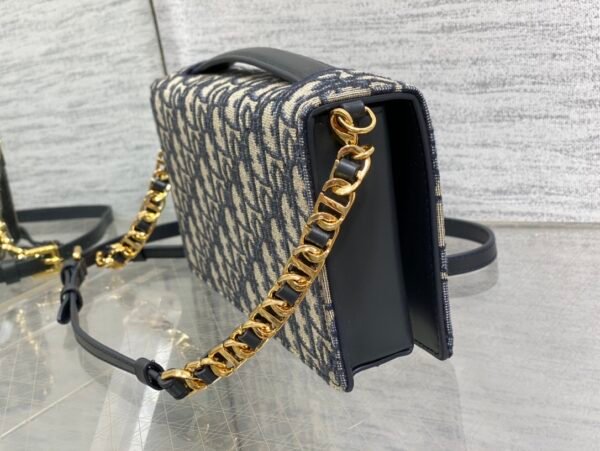 CHRISTIAN DIOR CD Signature Mini Bag