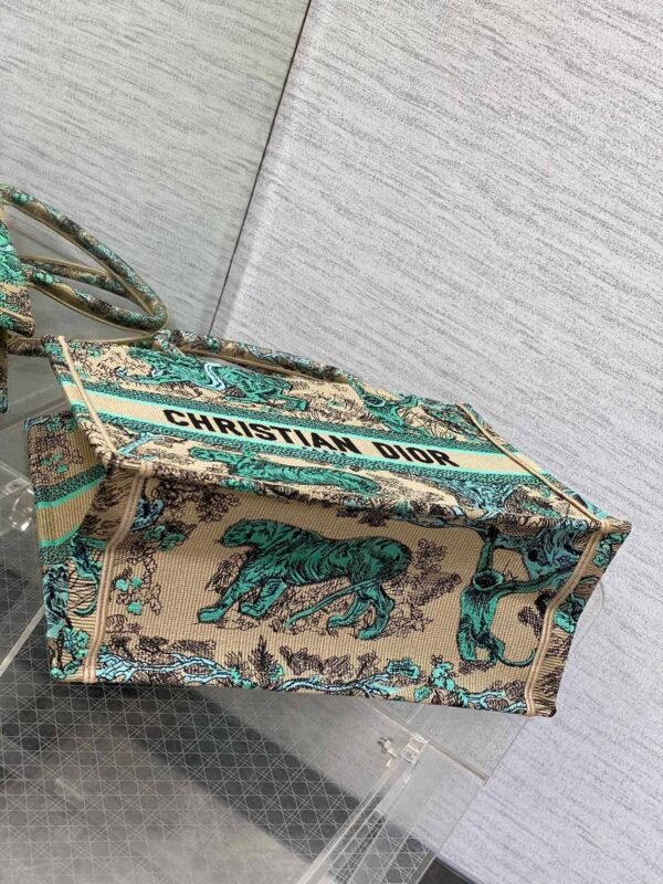 Dior Book Tote-00024 (4) Medium Dior Book Tote