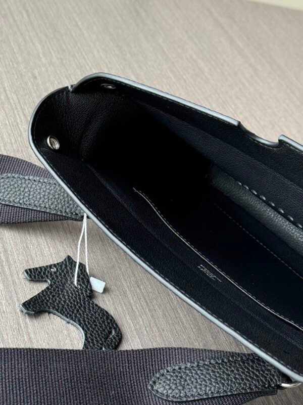 H084283CKAB (4) Hermès Videpoches Shoulder Bag