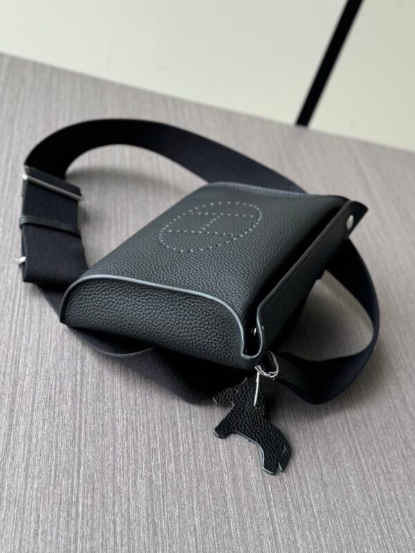 H084283CKAB (5) Hermès Videpoches Shoulder Bag