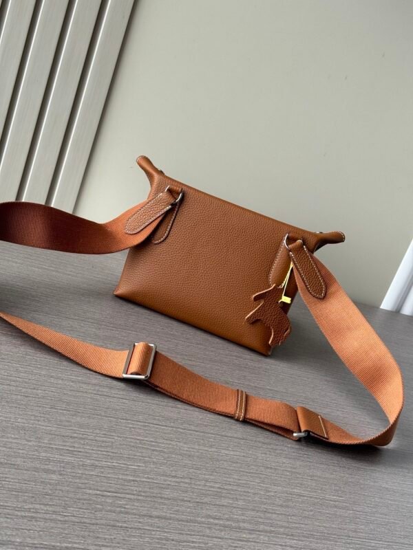 H084283CKAL (1) Hermès Videpoches Shoulder Bag