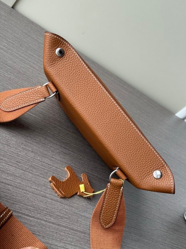 H084283CKAL (2) Hermès Videpoches Shoulder Bag