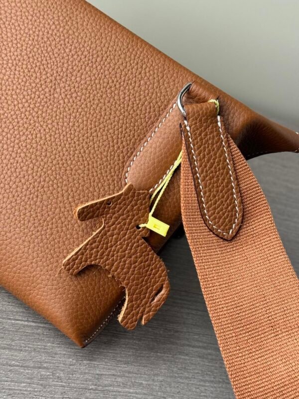 H084283CKAL (3) Hermès Videpoches Shoulder Bag