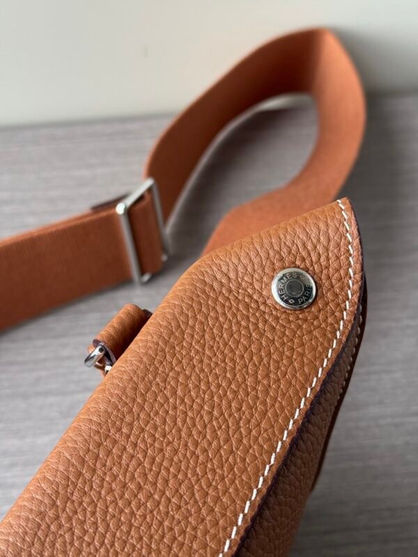 H084283CKAL (8) Hermès Videpoches Shoulder Bag