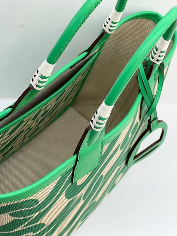 H084533CKAB (1) HERMES Steeple 25 bag