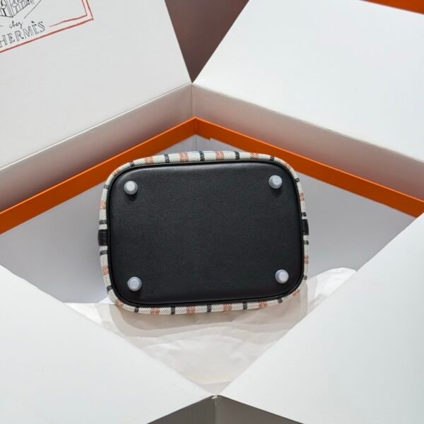 H085988CKAA (6) Picotin Lock 18 bag