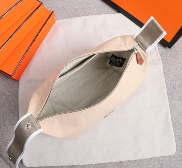 H104223M 01 (1) HERMÈS Bride-a-Brac Storage Bag