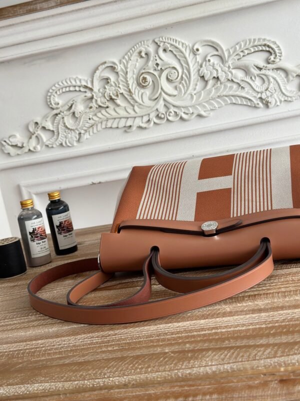 Herbag 31 H Vibration Handbag brown (8) Herbag 31 H Vibration Handbag