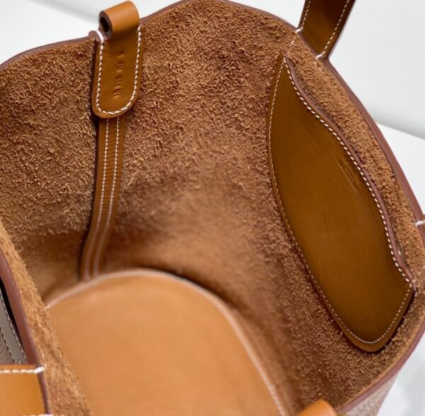 Hermès In-the-Loop 18 bag