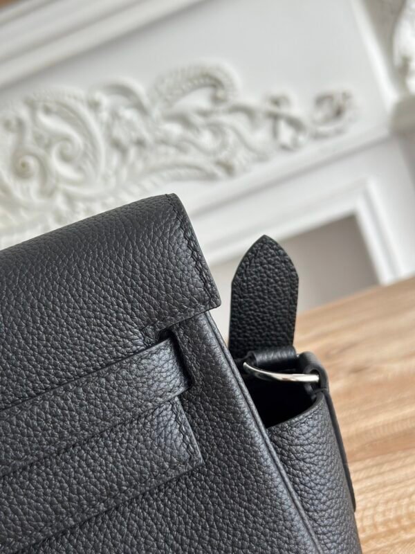 Kelly Messenger Bag 25