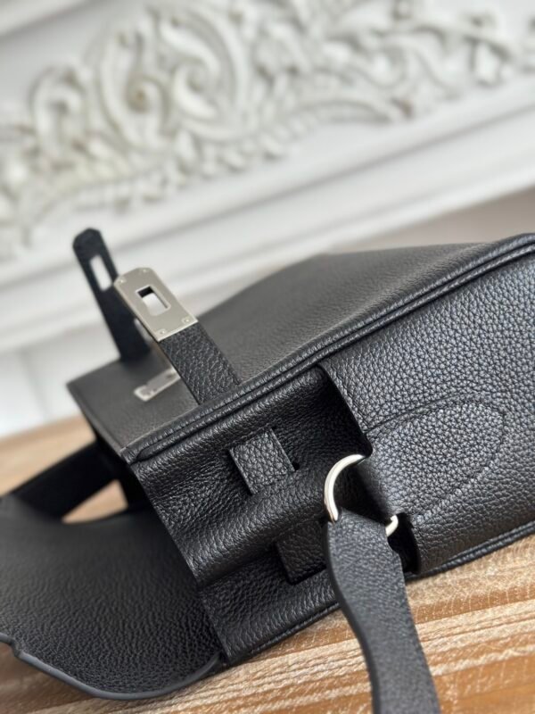 Kelly Messenger Bag 25