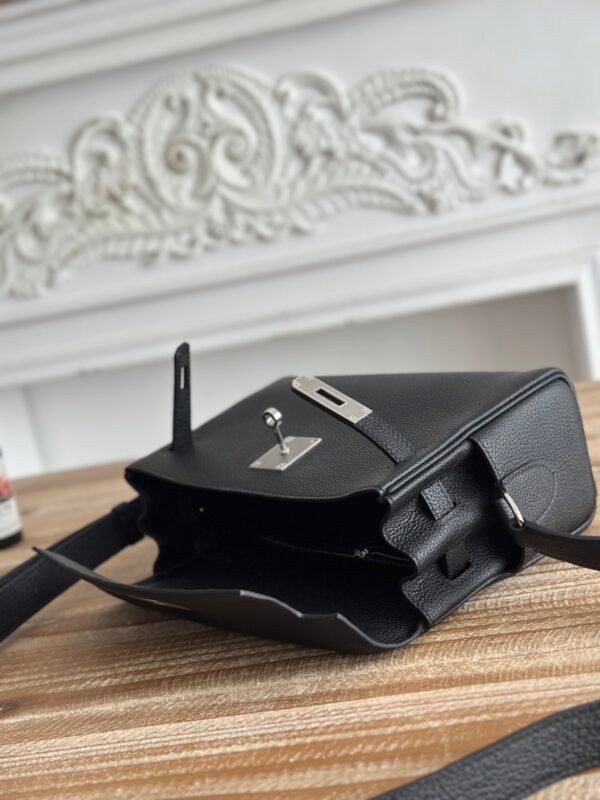 Kelly Messenger Bag 25