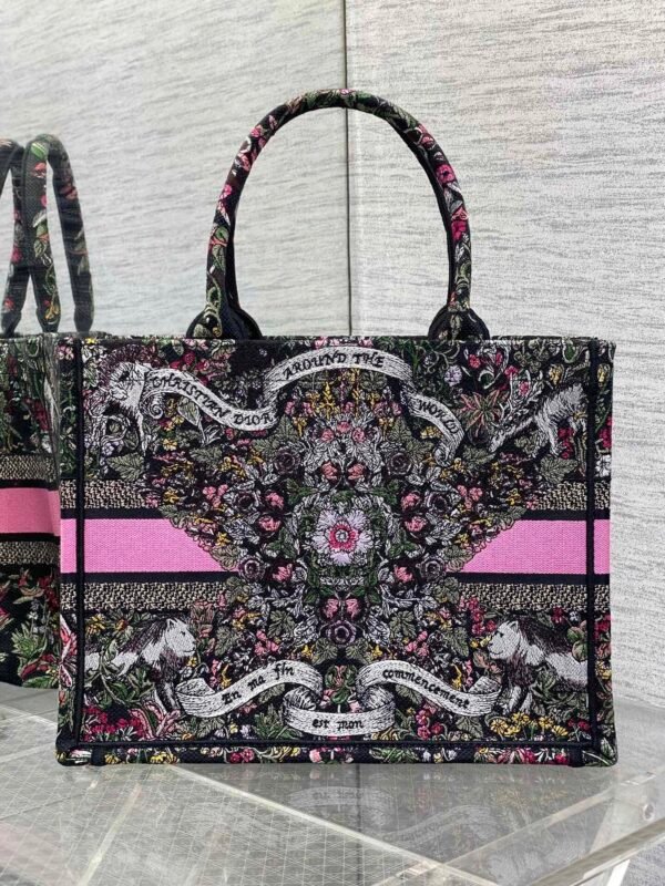 M1286ZEDO_M911-1 (1) Medium Dior Book Tote