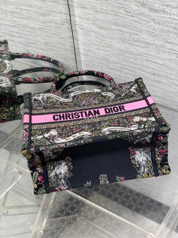 M1286ZEDO_M911-2 (7) Small Dior Book Tote