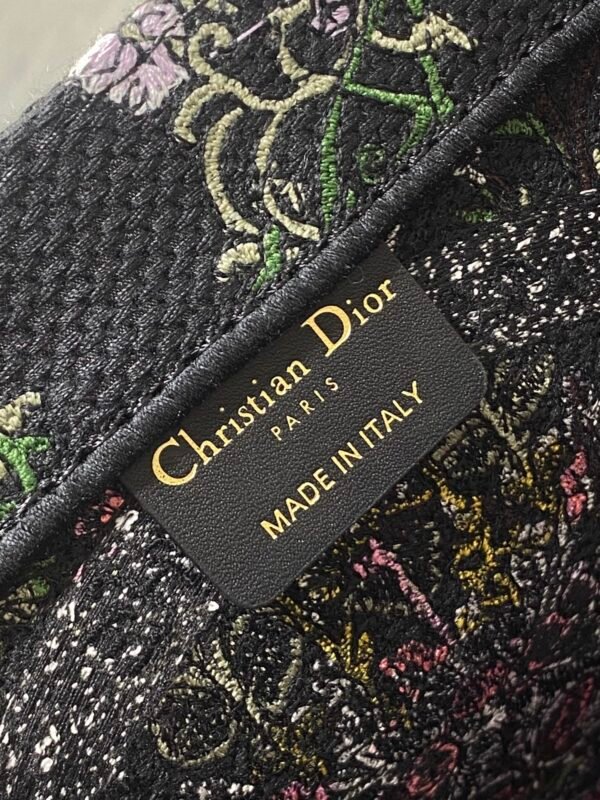 M1286ZEDO_M911 (7) Large Dior Book Tote