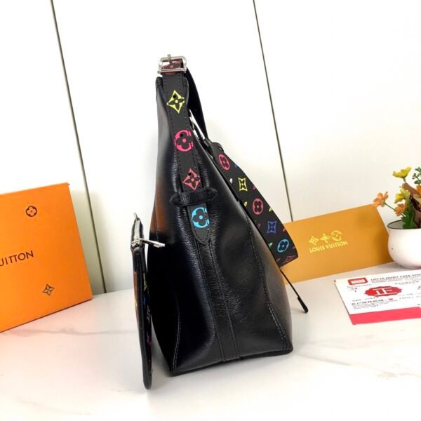 M13105 (1) LV x TM CarryAll Vibe MM M13105