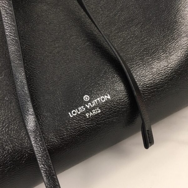 M13105 (3) LV x TM CarryAll Vibe MM M13105