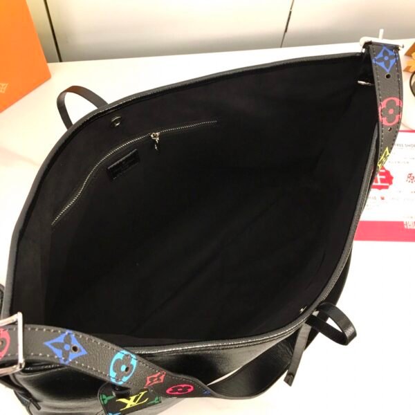 M13105 (4) LV x TM CarryAll Vibe MM M13105