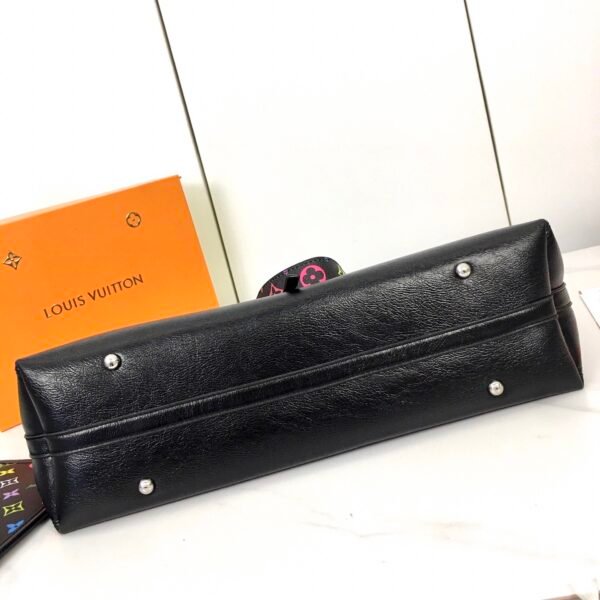 M13105 (5) LV x TM CarryAll Vibe MM M13105