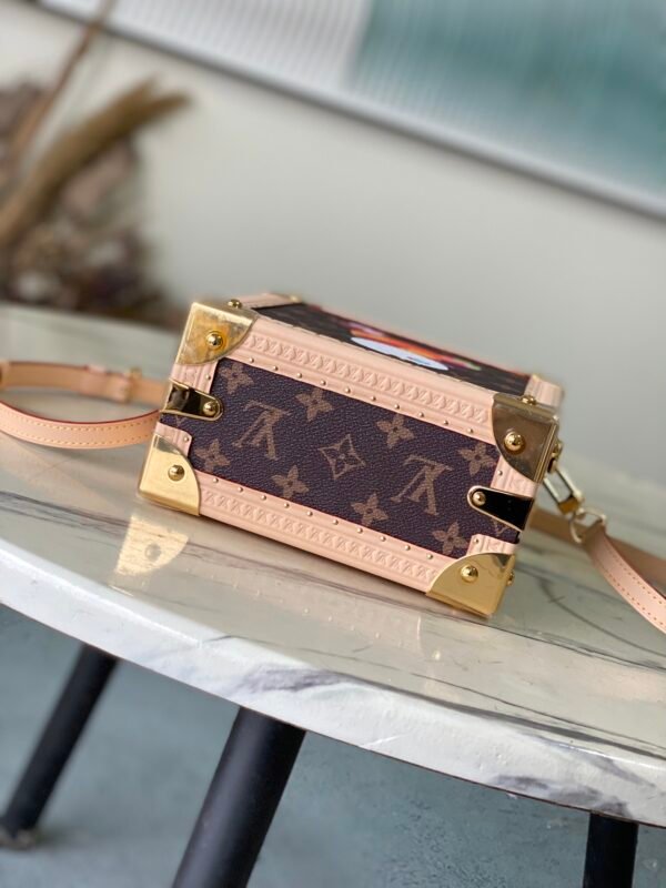 M13127 (4) LV x TM Mini Square Trunk M13127