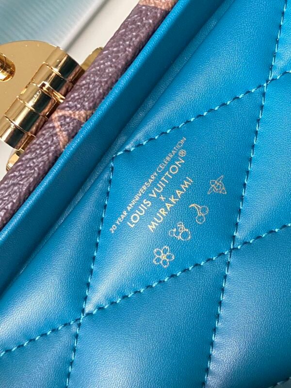 M13127 (5) LV x TM Mini Square Trunk M13127