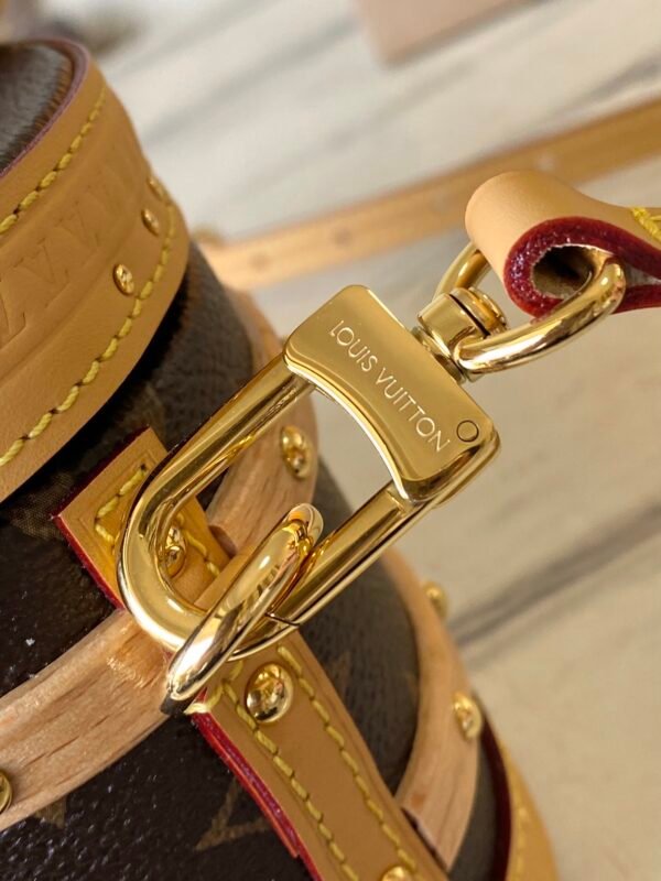 M24843 (6) LOUIS VUITTON Ellis M24843