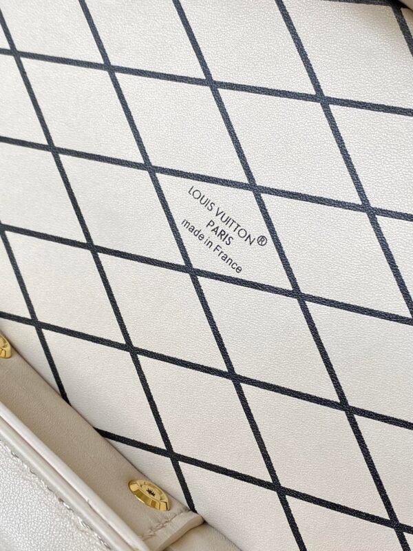 M24843 (8) LOUIS VUITTON Ellis M24843