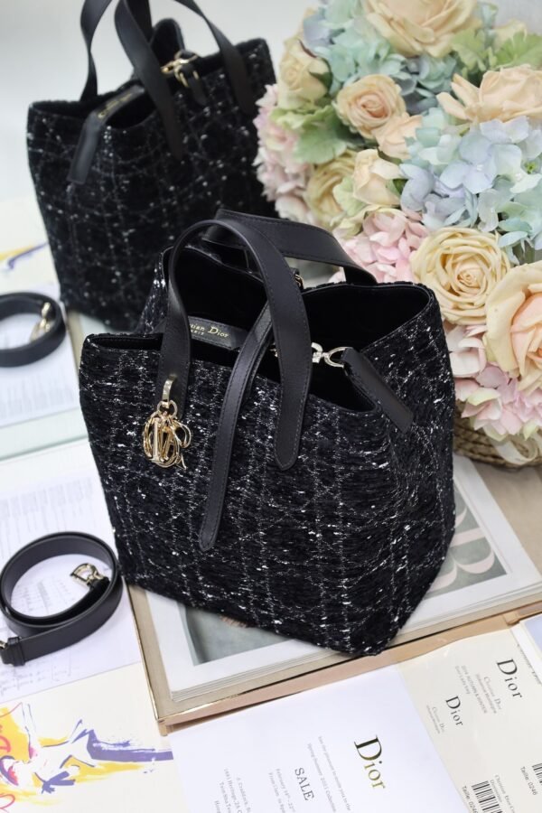 Medium Dior Toujours Vertical Tote Bag