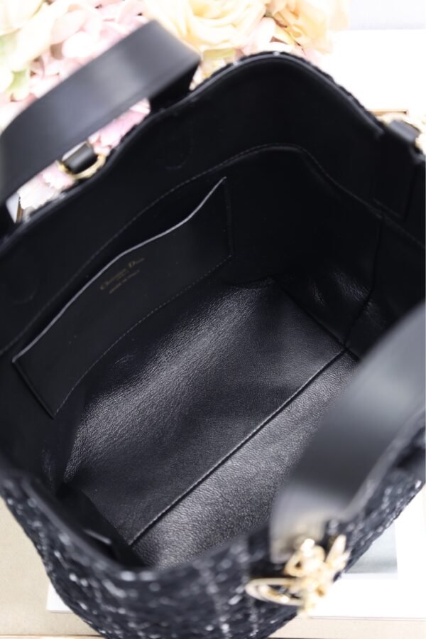 Medium Dior Toujours Vertical Tote Bag