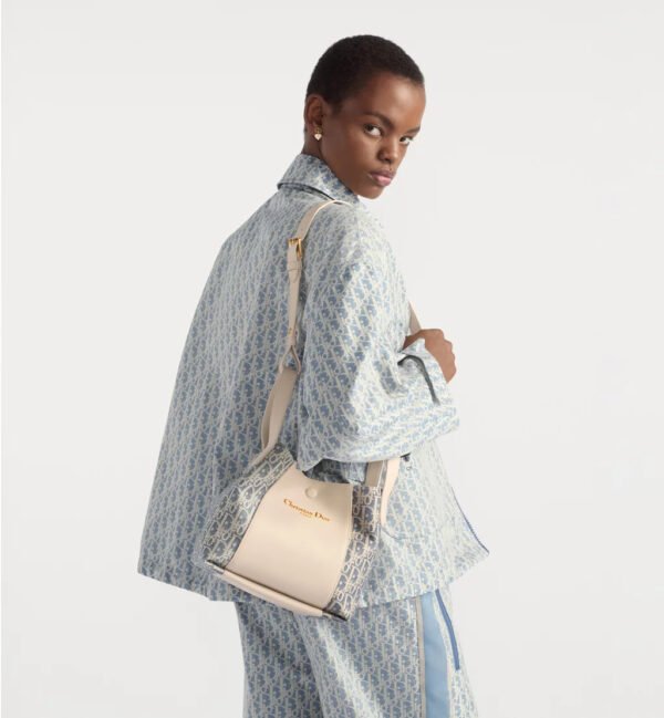 M2840UDFD_M925 (2) Dior Small Signature Bucket Bag Beige