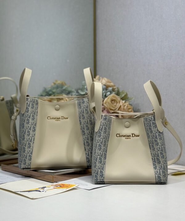 M2840UDFD_M925-S+L Dior Small Signature Bucket Bag Beige