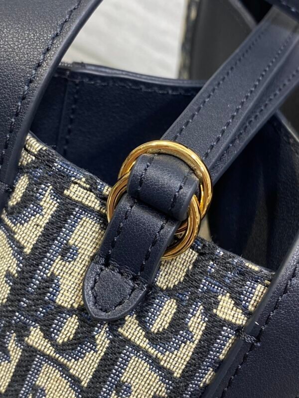 M2840UTZQ_M928 (4) Small Signature Bucket Bag Blue Dior Oblique Jacquard