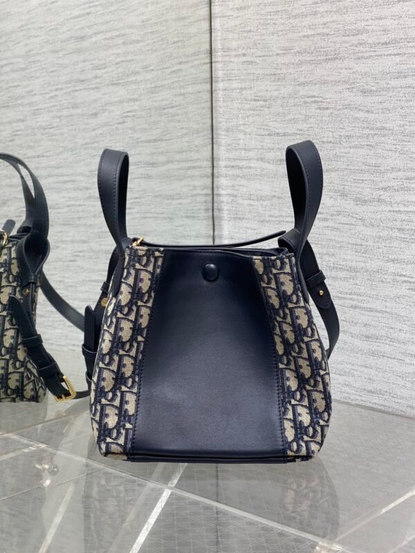M2840UTZQ_M928 (7) Small Signature Bucket Bag Blue Dior Oblique Jacquard