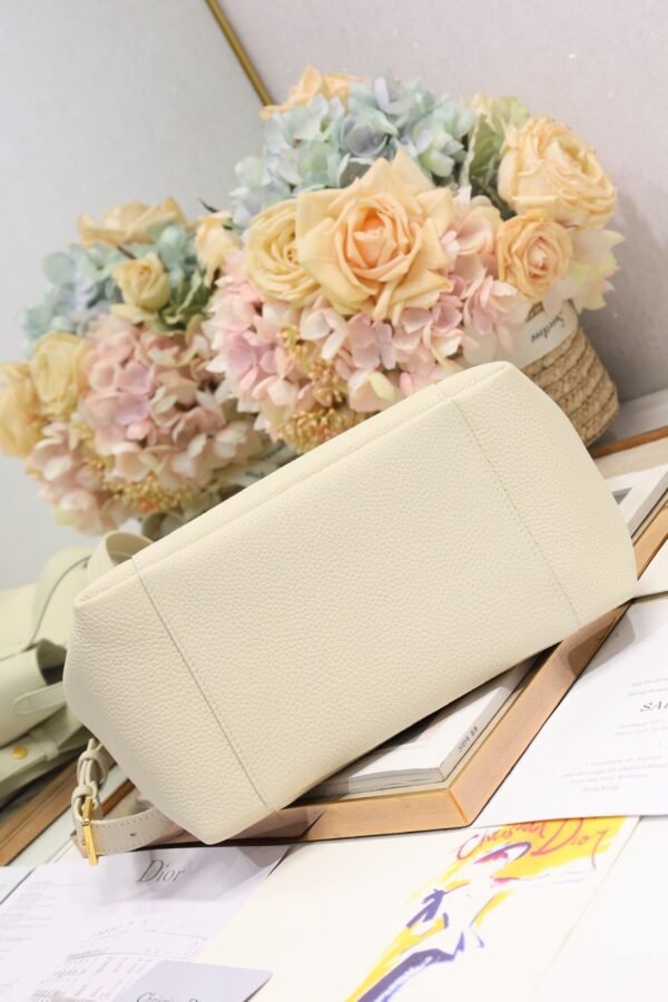 M2841USKU_M030 (9) Dior Medium Signature Bucket Bag White