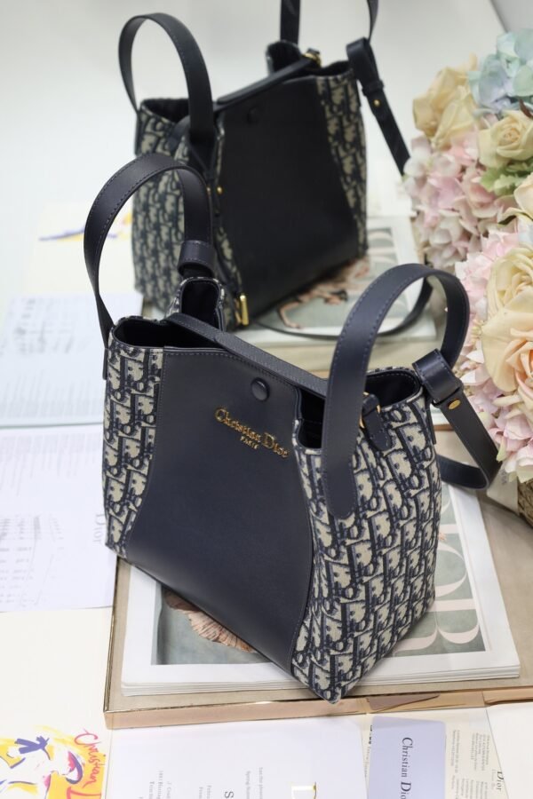 Dior Medium Signature Bucket Bag Blue Dior Oblique Jacquard