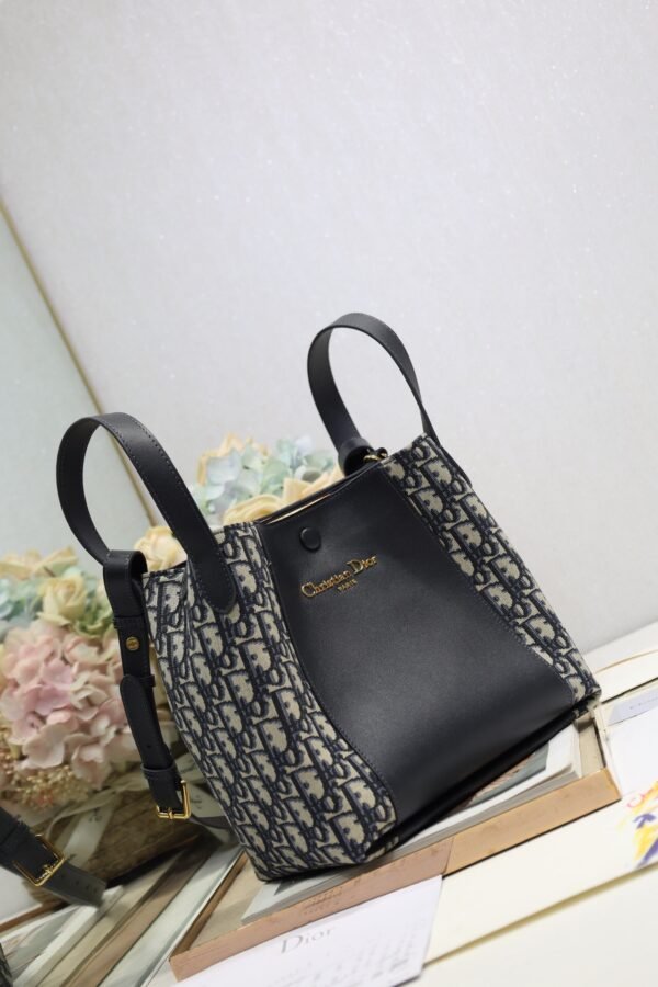 Dior Medium Signature Bucket Bag Blue Dior Oblique Jacquard