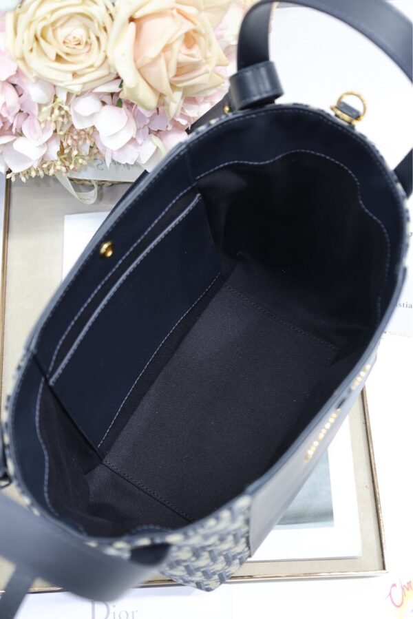 Dior Medium Signature Bucket Bag Blue Dior Oblique Jacquard