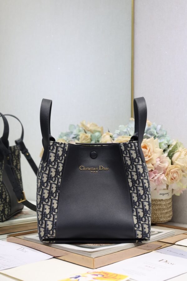 Dior Medium Signature Bucket Bag Blue Dior Oblique Jacquard