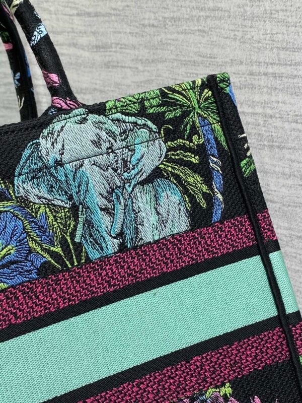 Medium Dior Book Tote-0001 (4) Medium Dior Book Tote