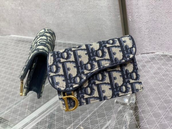 Saddle Bloom Card Holder